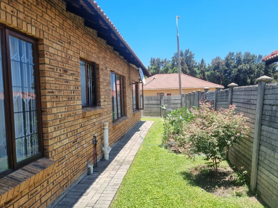 4 Bedroom Property for Sale in Waterval East North West
